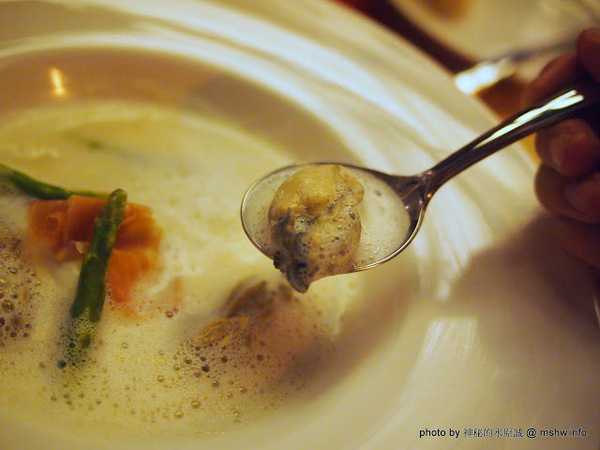 Beluga Restaurant&Bar(Beluga 法式餐酒館)：【食記】台中Beluga Restaurant & Bar 法式餐酒館@西屯 : 炫彩奪目,低調中帶點奢華!米其林等級的南法美味