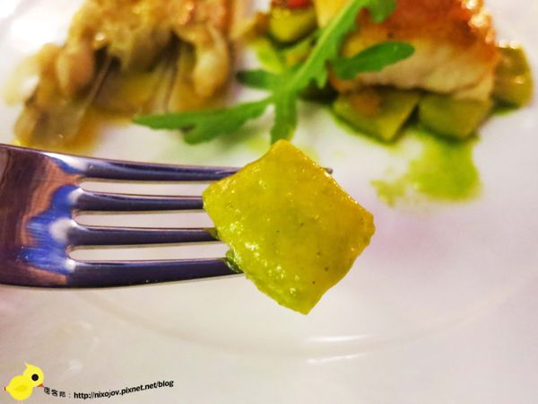 【台中】Beluga法式餐廳-池畔上美妙的餐廳