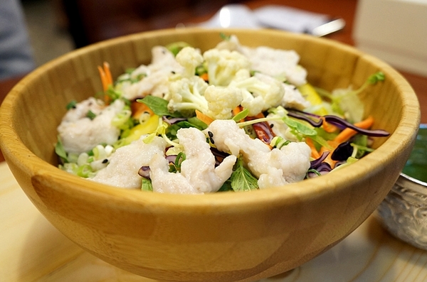 樂樂將異國風味料理:高雄【樂樂將異國風味料理】木盆沙拉推薦 高雄輕食 泰式奶茶 異國料理