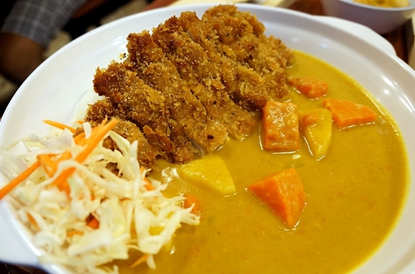 樂樂將異國風味料理:高雄【樂樂將異國風味料理】木盆沙拉推薦 高雄輕食 泰式奶茶 異國料理