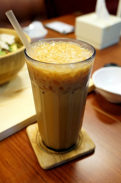 樂樂將異國風味料理:高雄【樂樂將異國風味料理】木盆沙拉推薦 高雄輕食 泰式奶茶 異國料理