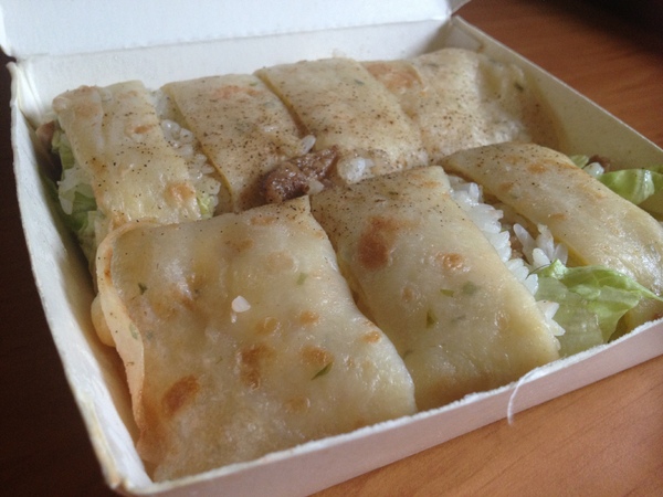 蛋餅包飯:建功二路上的蛋餅包飯──齒頰留香的極致美味!!