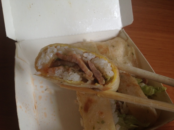 蛋餅包飯:建功二路上的蛋餅包飯──齒頰留香的極致美味!!