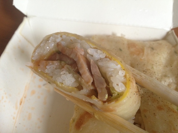 蛋餅包飯:建功二路上的蛋餅包飯──齒頰留香的極致美味!!