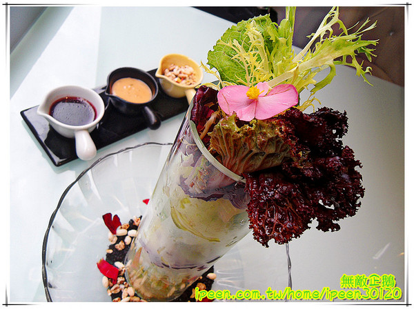 飛饗創意西式料理：【台南-東區】聖誕大餐新選擇! 創意x美味x西式料理!!《飛饗創意西式料理》