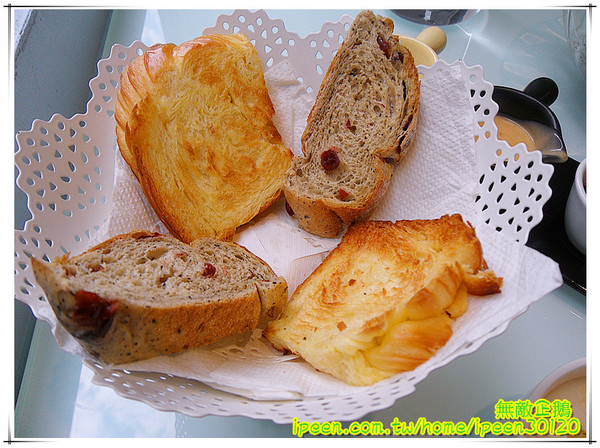 飛饗創意西式料理：【台南-東區】聖誕大餐新選擇! 創意x美味x西式料理!!《飛饗創意西式料理》