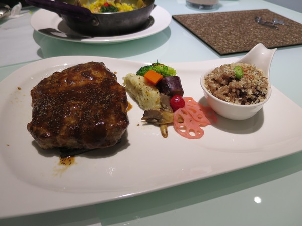 飛饗創意西式料理：讓我們一起飛向夢饗吧！   ..飛饗創意西式料理