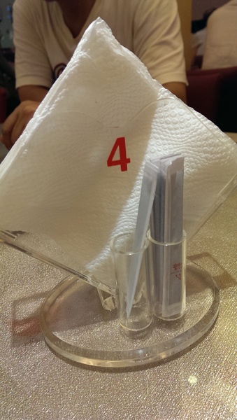 好旺記港式茶餐廳：《新北。新店》好旺記港式茶餐廳│爆漿流沙地瓜球~平價又美味的港式點心!