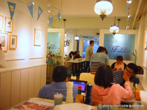 冰果甜心 Bingirl:【食記】台中Fidele Brunch/Crêperie&Bingirl 妃黛法式輕食&冰果甜心@西區 : 甜點新品牌,冰磚心體驗