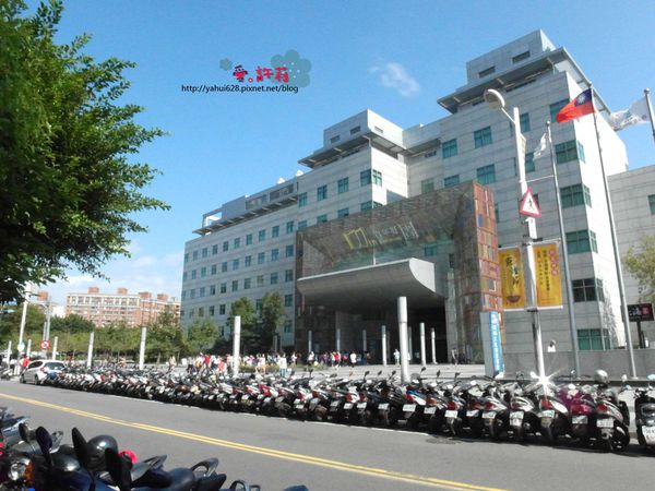 圖書館對面。許ㄌㄧ