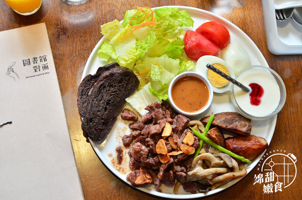 圖書館對面 Duimin cafe & deli：『新北||永安市場』近捷運站早午餐-圖書館對面Duimin Cafe & deli