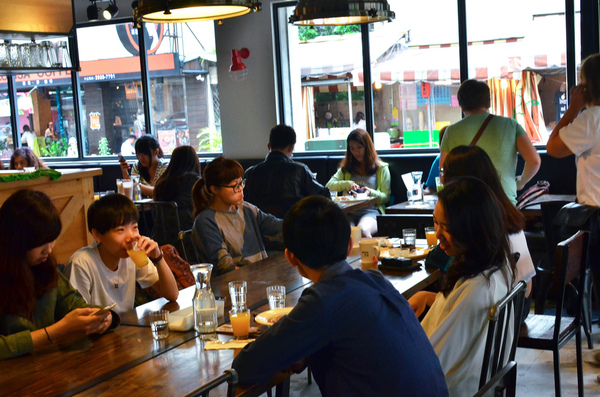 圖書館對面 Duimin cafe & deli：『新北||永安市場』近捷運站早午餐-圖書館對面Duimin Cafe & deli