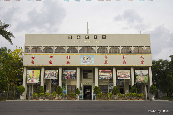 【遊記】{屏東。內埔鄉}榮民黃金隧道:【遊記】{屏東。內埔鄉}阿勃勒~黃金隧道