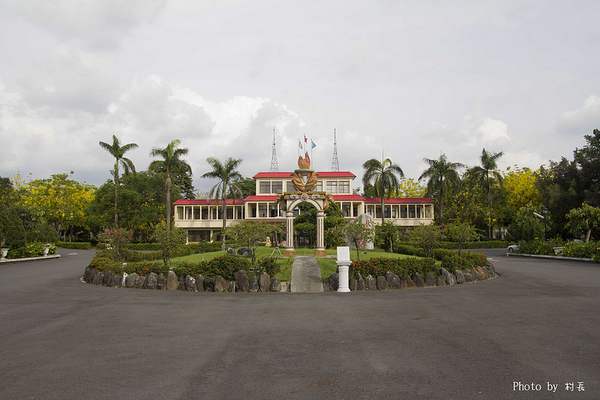 【遊記】{屏東。內埔鄉}榮民黃金隧道:【遊記】{屏東。內埔鄉}阿勃勒~黃金隧道