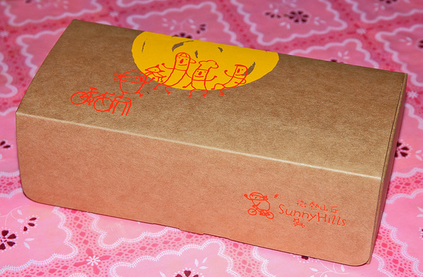 微熱山丘糕點：[美食]【台北市】微熱山丘土鳳梨酥。口口吃的到鳳梨纖維