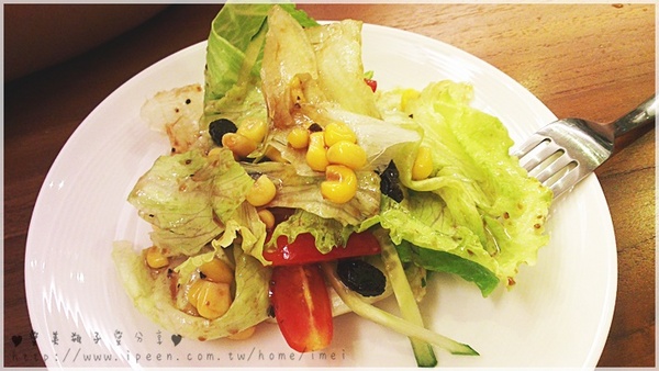 夢羅美式餐廳:<體驗> 夢羅美式餐廳~~~ 讓人會心一笑的周星馳美式小憩風格~餐點也很療癒唷! <鄰近國父紀念館>