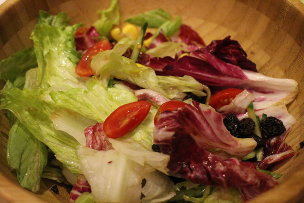 夢羅美式餐廳:台北【夢羅】Monroe美式餐廳-店內有大電視一起瘋世足