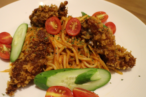 夢羅美式餐廳:台北【夢羅】Monroe美式餐廳-店內有大電視一起瘋世足