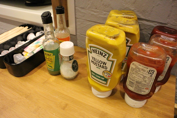 夢羅美式餐廳:台北【夢羅】Monroe美式餐廳-店內有大電視一起瘋世足