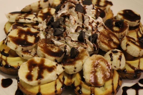 夢羅美式餐廳:台北【夢羅】Monroe美式餐廳-店內有大電視一起瘋世足