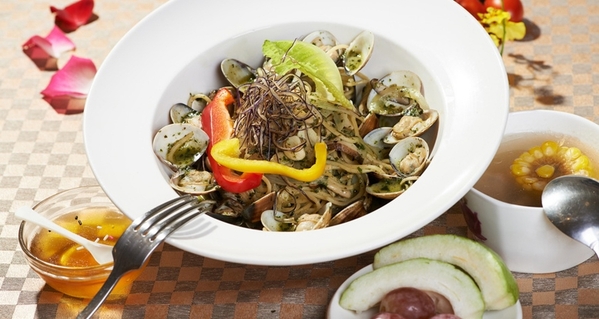 荷里特咖啡：荷俚特咖啡-新興區中山一路22之1號