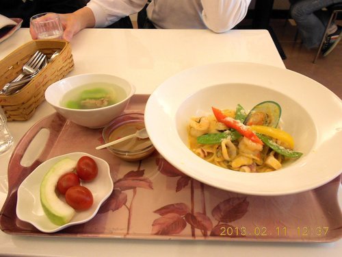 荷里特咖啡：荷俚特咖啡-新興區中山一路22之1號