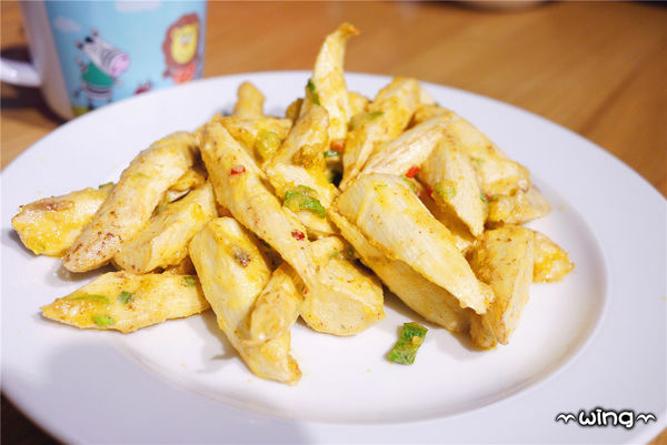 開飯川食堂(阪急店)：［台北信義區］創意美味川菜。【開飯川食堂/阪急店】蔥椒好麻雞/臭豆腐撞皮蛋/五更腸旺/黃金美人腿套餐(捷運市政府站附近美食餐廳)