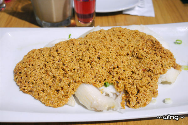 開飯川食堂(阪急店)：［台北信義區］創意美味川菜。【開飯川食堂/阪急店】蔥椒好麻雞/臭豆腐撞皮蛋/五更腸旺/黃金美人腿套餐(捷運市政府站附近美食餐廳)