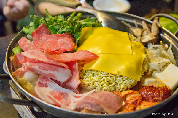 老韓家韓味廚房(高雄店)：【食記】｛高雄。鹽埕區｝老韓家韓味廚房