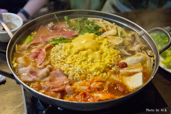 老韓家韓味廚房(高雄店)：【食記】｛高雄。鹽埕區｝老韓家韓味廚房