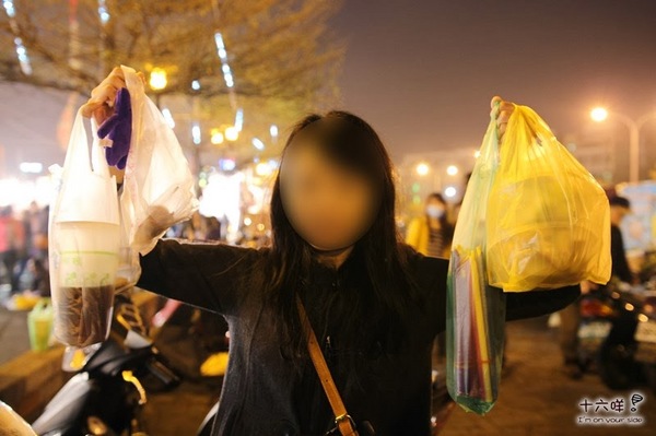 紅妃大腸香腸：台南美食小吃熱門景點 花園夜市