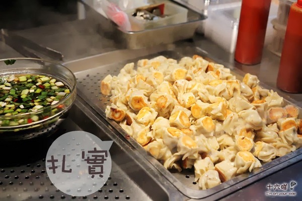 紅妃大腸香腸：台南美食小吃熱門景點 花園夜市