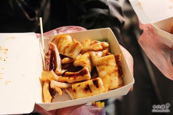 紅妃大腸香腸：台南美食小吃熱門景點 花園夜市