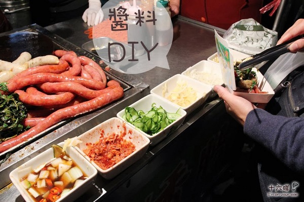 紅妃大腸香腸：台南美食小吃熱門景點 花園夜市