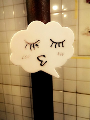 坐坐咖啡：《台北》坐坐咖啡│復古懷舊風~小確幸愛心鬆餅❤ @中山站