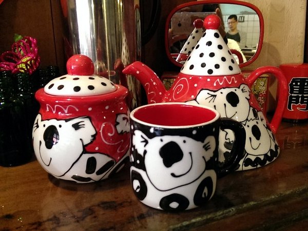 坐坐咖啡：《台北》坐坐咖啡│復古懷舊風~小確幸愛心鬆餅❤ @中山站