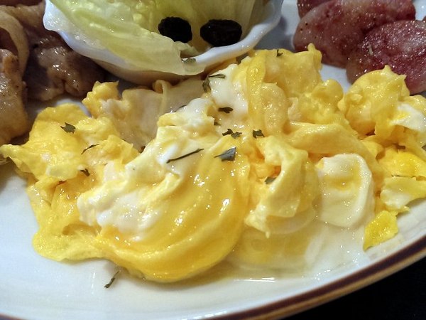 坐坐咖啡：《台北》坐坐咖啡│復古懷舊風~小確幸愛心鬆餅❤ @中山站