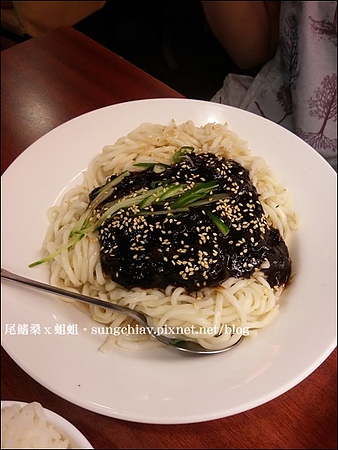 東大門：［新北中和］南勢角仁愛街．東大門韓國廚房．平價推薦韓式烤豬肉、山東燒雞