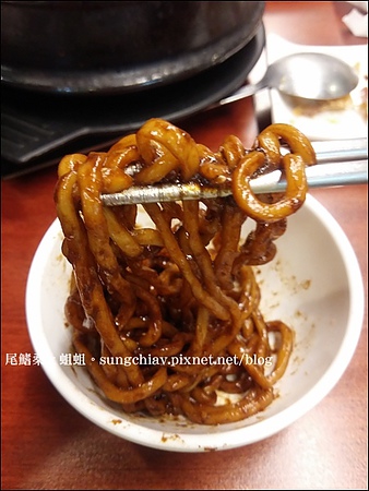 東大門：［新北中和］南勢角仁愛街．東大門韓國廚房．平價推薦韓式烤豬肉、山東燒雞