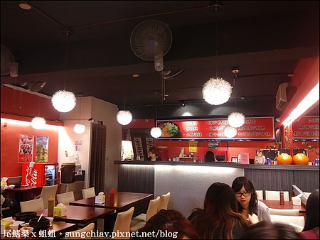 東大門：［新北中和］南勢角仁愛街．東大門韓國廚房．平價推薦韓式烤豬肉、山東燒雞