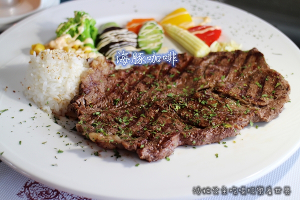 海豚咖啡：偶像劇的拍攝地『海豚咖啡』三芝親子餐廳/包場/淺水灣/看海放鬆好去處