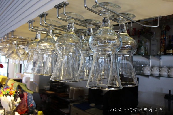 海豚咖啡：偶像劇的拍攝地『海豚咖啡』三芝親子餐廳/包場/淺水灣/看海放鬆好去處