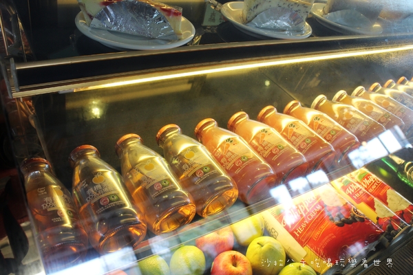 海豚咖啡：偶像劇的拍攝地『海豚咖啡』三芝親子餐廳/包場/淺水灣/看海放鬆好去處