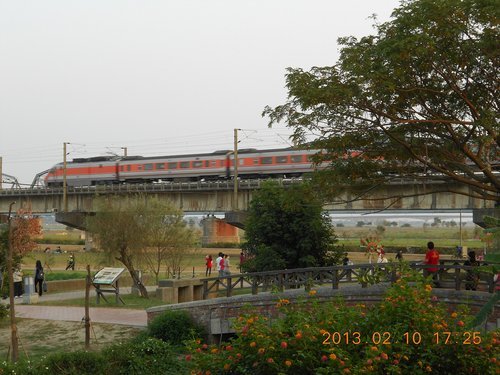 高屏舊鐵橋：文化公車遊趣(一)~舊鐵橋溼地公園