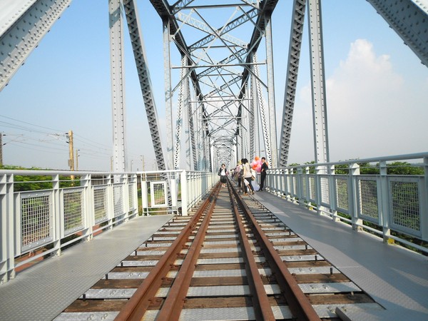 舊鐵橋天空步道:文化公車遊趣(十六)~舊鐵橋2-上橋篇