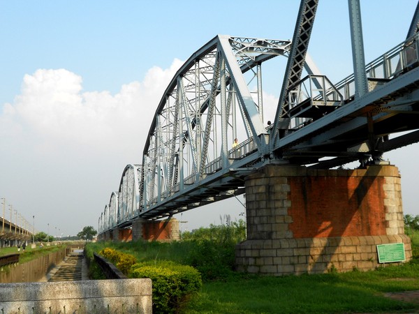 舊鐵橋天空步道：文化公車遊趣(十六)~舊鐵橋2-上橋篇