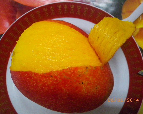 很慢的芒果：[愛文芒果]香甜味美˙怎麼吃都不會膩