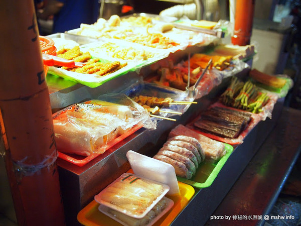 醬老大鐵板燒刈包:【食記】台北737巷醬老大.鐵板燒刈包.脆蜜雞排@內湖MRT港墘站 : 外皮軟Q口感紮實,醬料濃郁,放久也好吃的鐵板料理