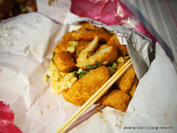 醬老大鐵板燒刈包:【食記】台北737巷醬老大.鐵板燒刈包.脆蜜雞排@內湖MRT港墘站 : 外皮軟Q口感紮實,醬料濃郁,放久也好吃的鐵板料理