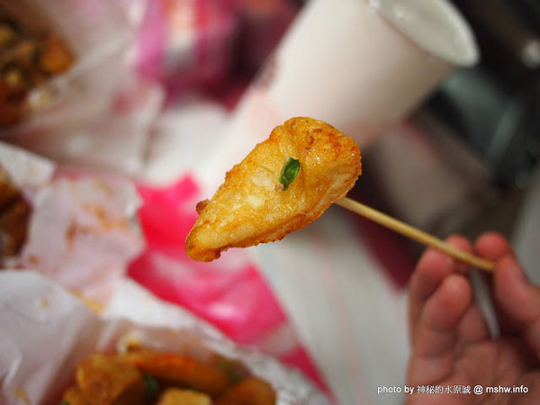 醬老大鐵板燒刈包:【食記】台北737巷醬老大.鐵板燒刈包.脆蜜雞排@內湖MRT港墘站 : 外皮軟Q口感紮實,醬料濃郁,放久也好吃的鐵板料理